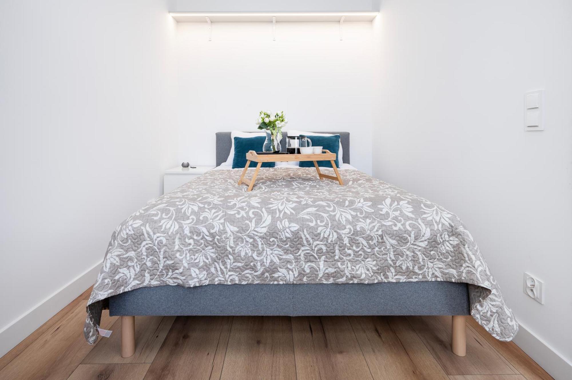 Lodz Jaracza Apt - Workspace, Parking, Park Nearby - By Rentujemy Екстериор снимка